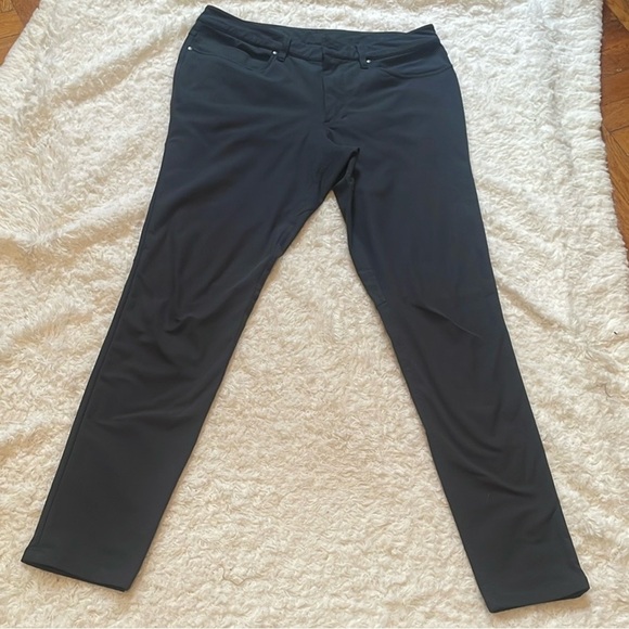 Lululemon dress Men's Black Pants - Picture 1 of 16